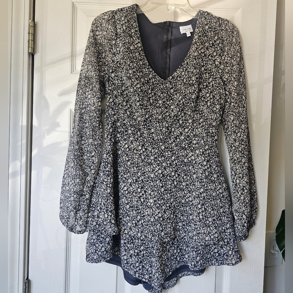 Le Lis Floral Dress